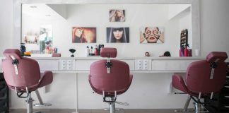 Hair-Salon-Etiquette-What-to-Do-&-What-Not-to-Do-on-servicetrending
