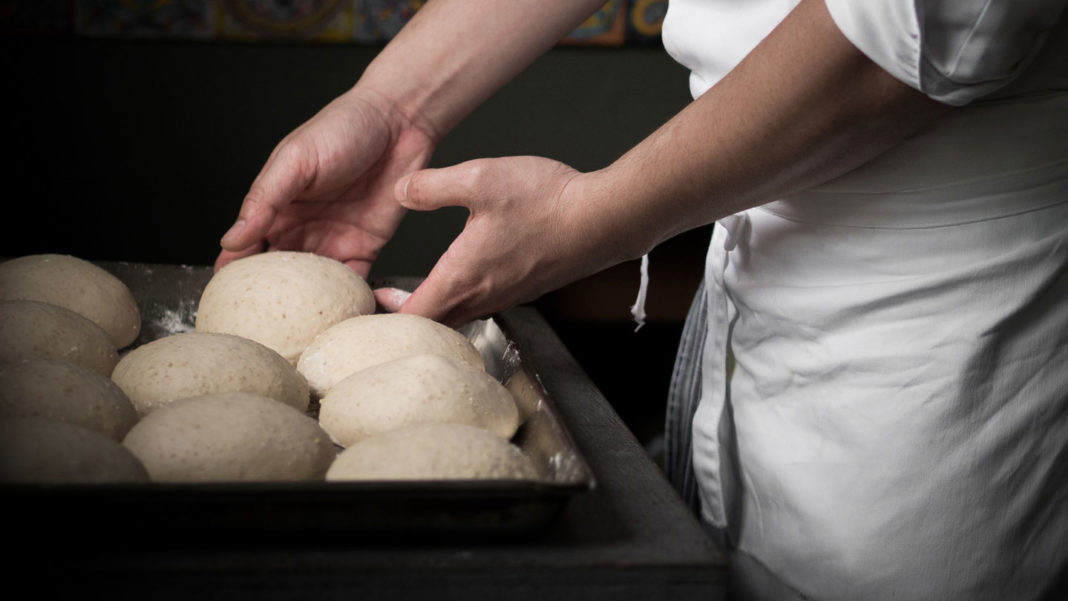 Things-You-Should-Have-To-Make-the-Best-Pizza-Dough-on-servicetrending