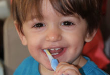 Ways-to-Make-Your-Kids-Aware-about-the-Dental-Hygiene-on-servicetrending
