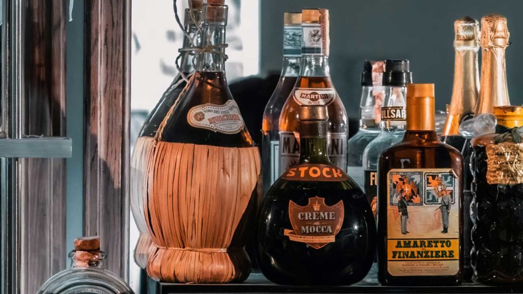 Way-to-Find-and-Order-Custom-Engraved-Liquor-Bottles-from-the-Experts-on-servicetrending