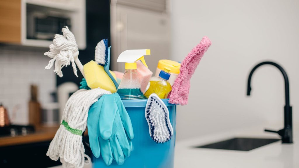 Know For Getting The House Cleaning Services In Santa Monica On ServiceTrending 1024x576 